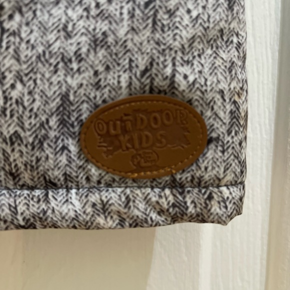 BassPro Boys Vest - Picture 4 of 5